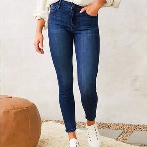 Hidden Amelia Skinny Stretch Jean